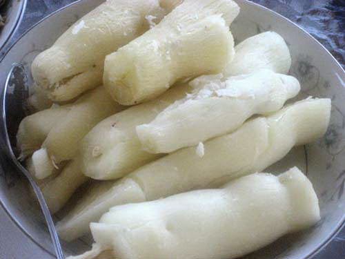 Boiled Cassavas with Coconut Milk