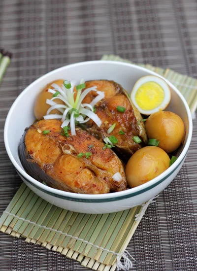Braised Basa Fish with Chicken Eggs Recipe