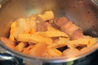 Braised Pork Meat with Bamboo Shoot - Thịt Ba Chỉ Kho Măng