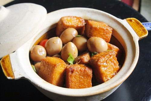 Braised Tofu with Quail Eggs - Trứng Cút Kho Đậu Hũ