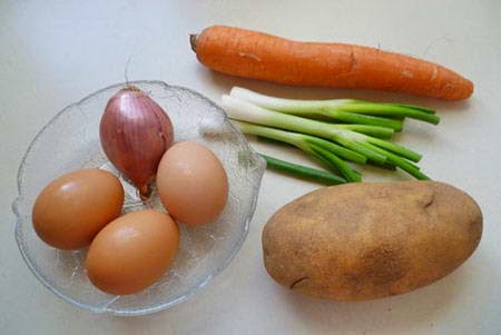 (Trứng Chiên Rau Củ)-  Fried Egg with Vegetables