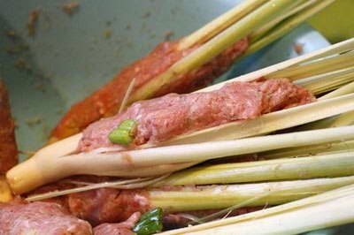 Fried Pork Meat with Lemongrass Rolls - Heo Chiên Bọc Xả