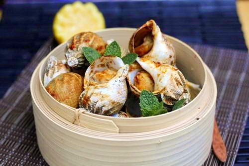 Grilled Snails with Salt and Chili - Ốc Nướng Muối Ớt
