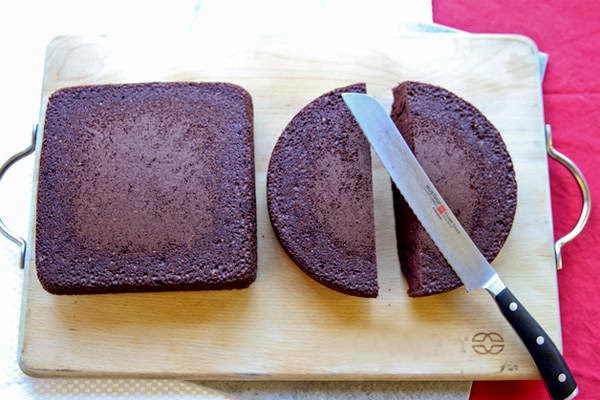 Heart Chocolate Gato Cake (Bánh Gato Trái Tim)
