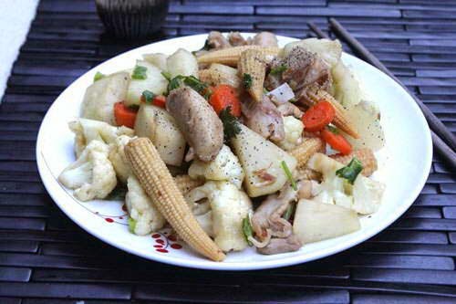 Vietnamese Food - Thịt Gà Xào Rau Củ Thập Cẩm
