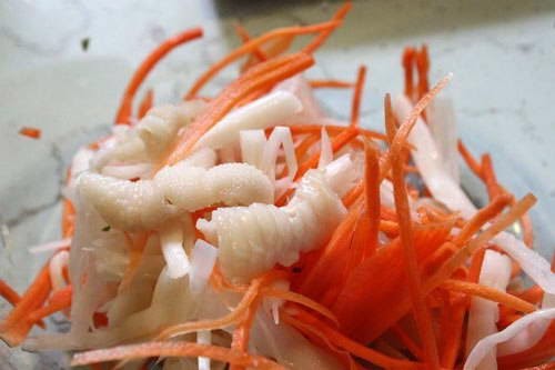 Salad Lotus Roots with Chicken Legs - Nộm Chân Gà Ngó Sen