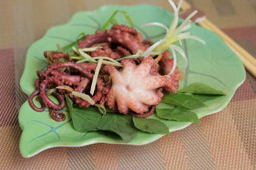 Steamed Baby Octopus with Ginger and Onion