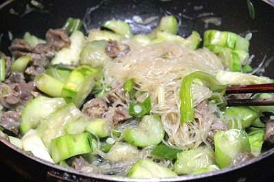 Stir-fried Chicken Gizzard with Loopah - Mề Gà Xào Mướp