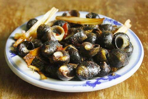 Stir fried Snails with Lemongrass and Chili - Ốc Xào Sả Ớt