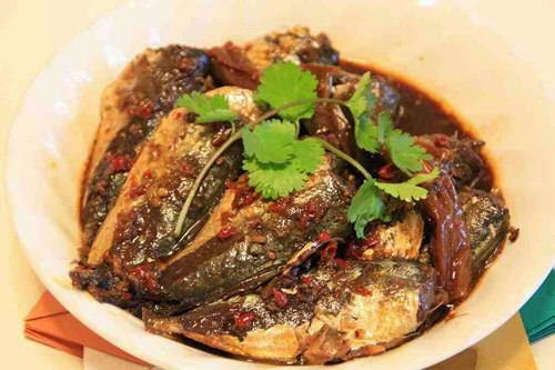 Vietnamese Fish Recipe - Cá Nục Kho Sa Tế